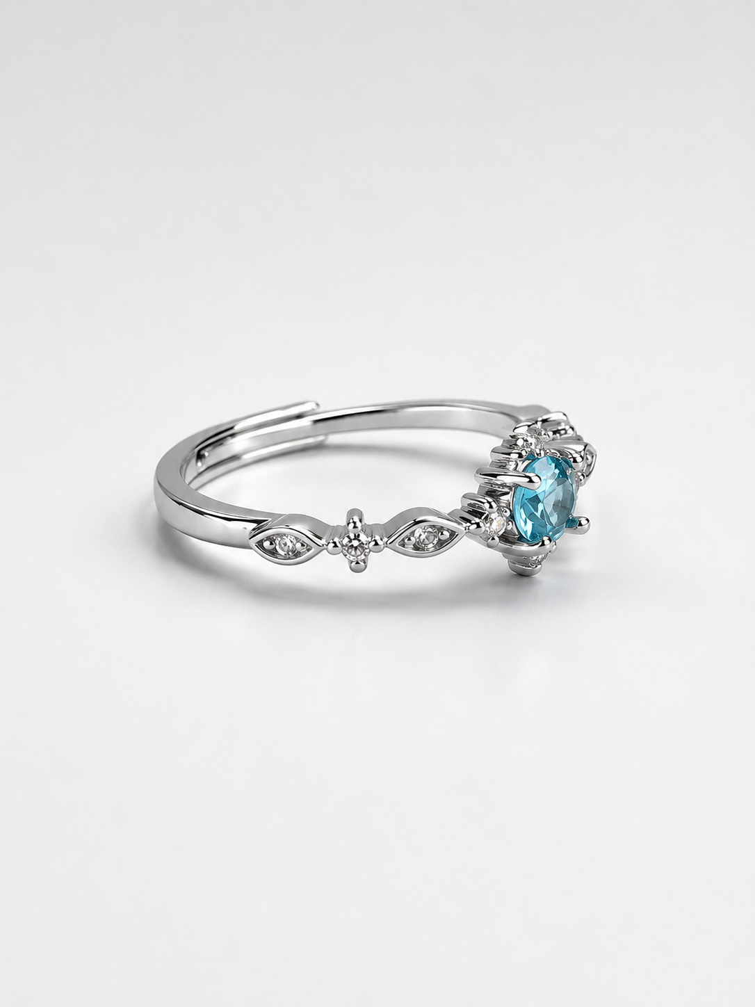 Elegant Snowflake Ring