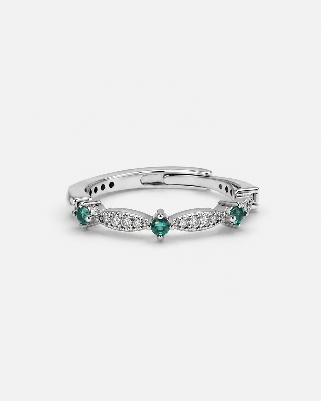 Elegant Green Ring