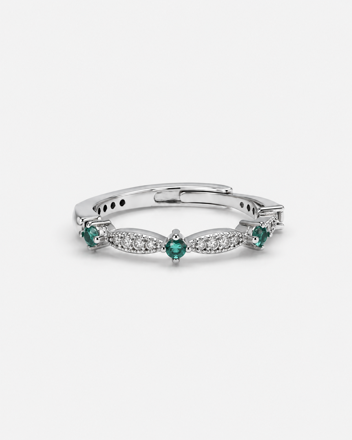 Elegant Green Ring