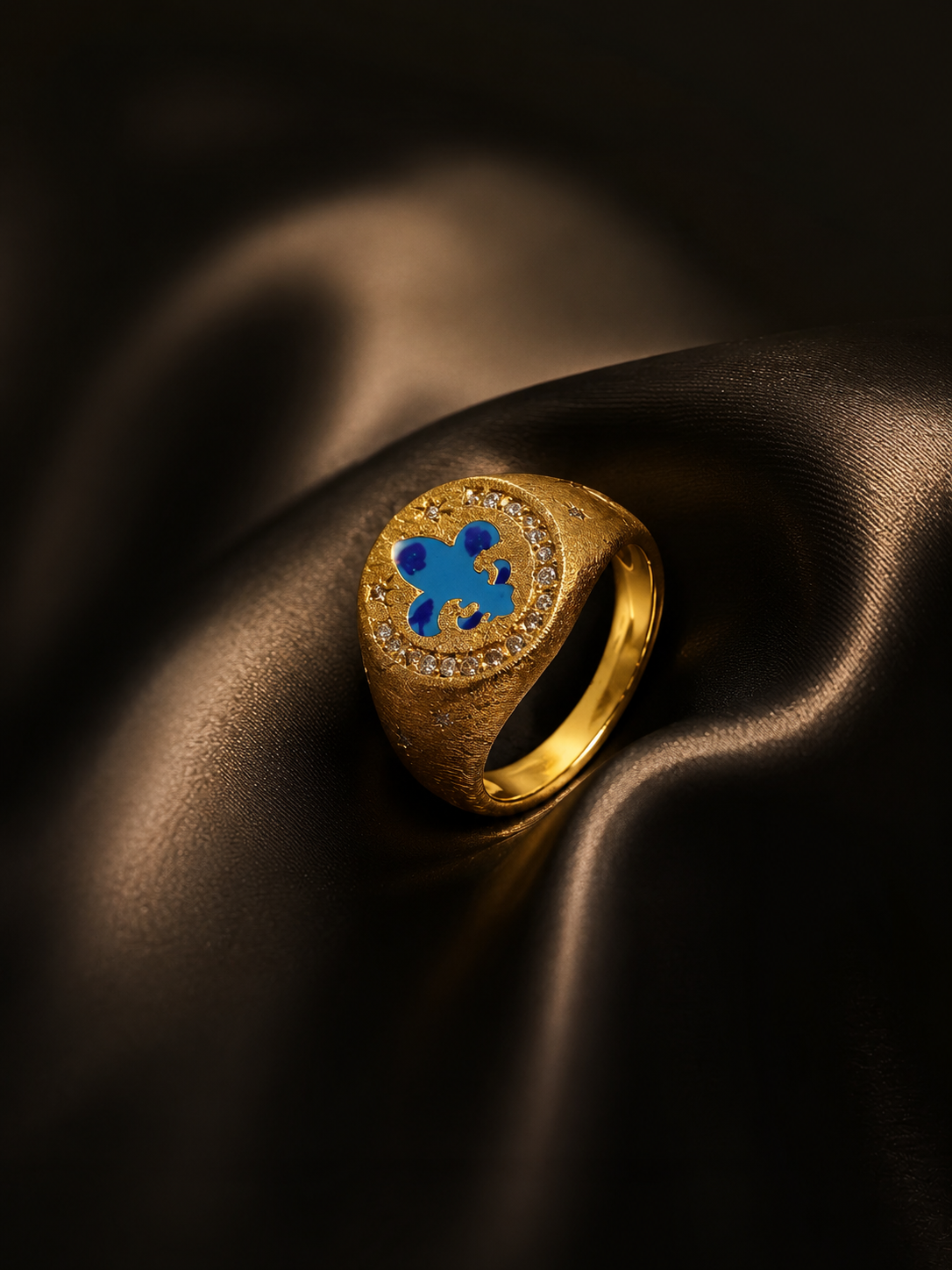 Elegant Ring Gold-Tone
