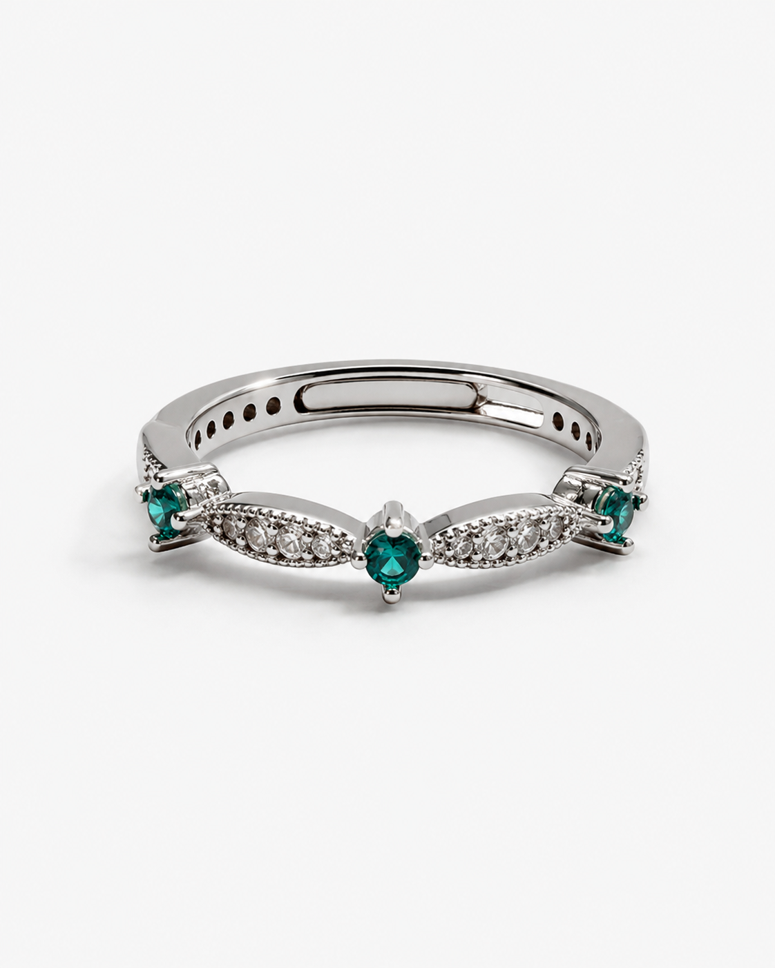 Elegant Green Ring