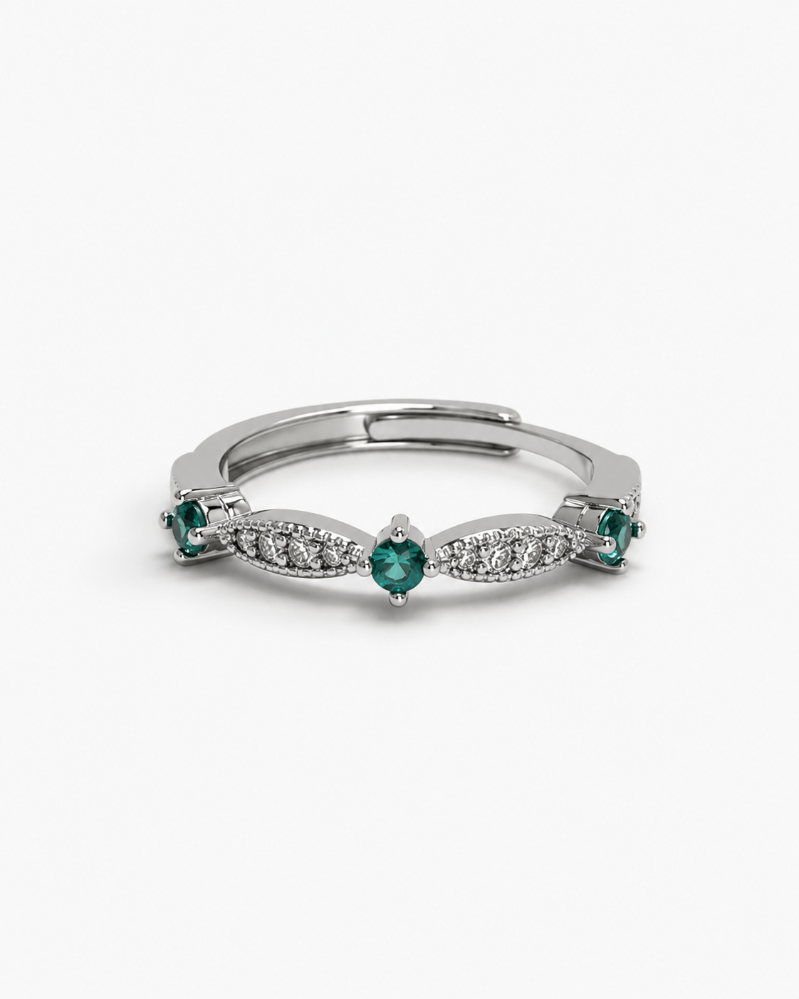 Elegant Green Ring