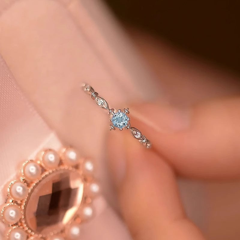 Elegant Snowflake Ring