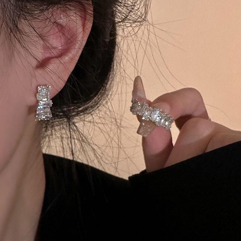 Elegant Zircon Earrings
