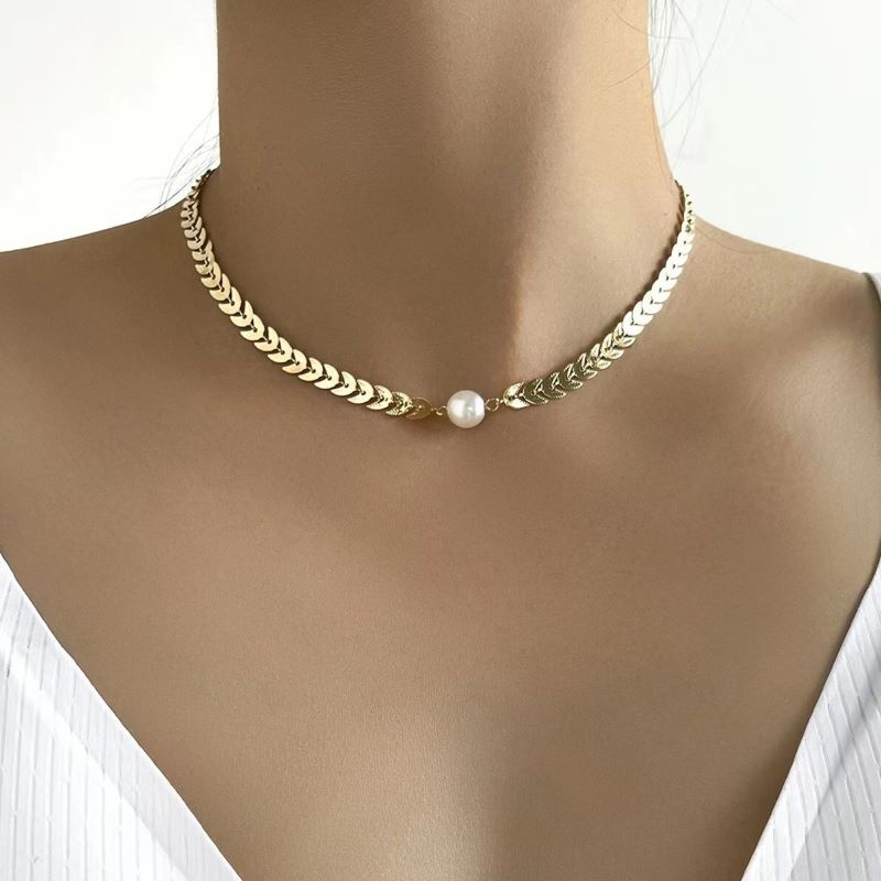 Sweet Pearl Necklace